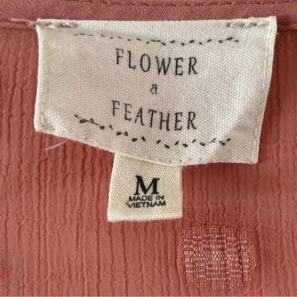 Flower & Feather | Pink Boho Textured Swiss Dot Tiered Peasant Top, Medium - Picture 4 of 5